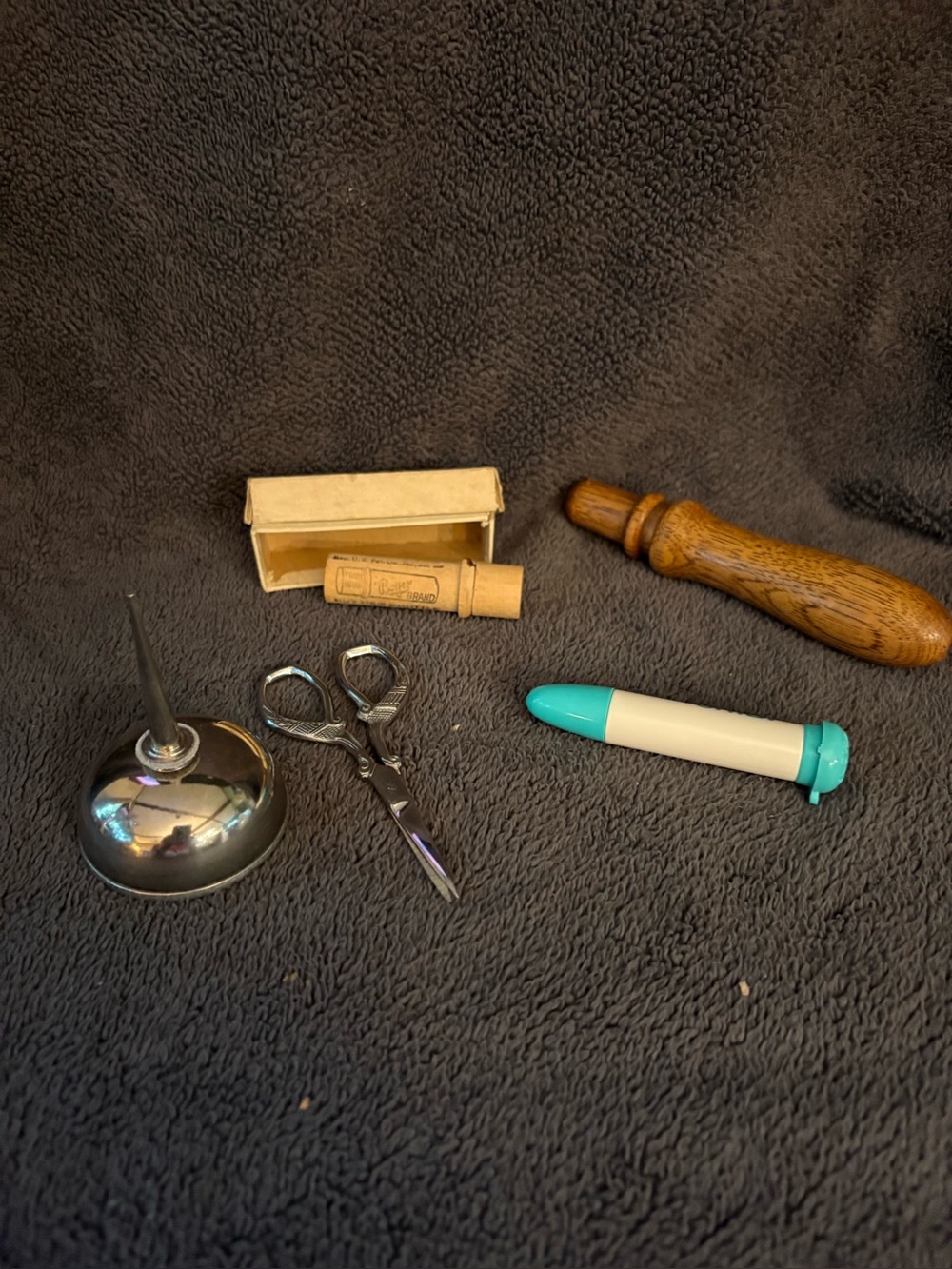 Vintage sewing items